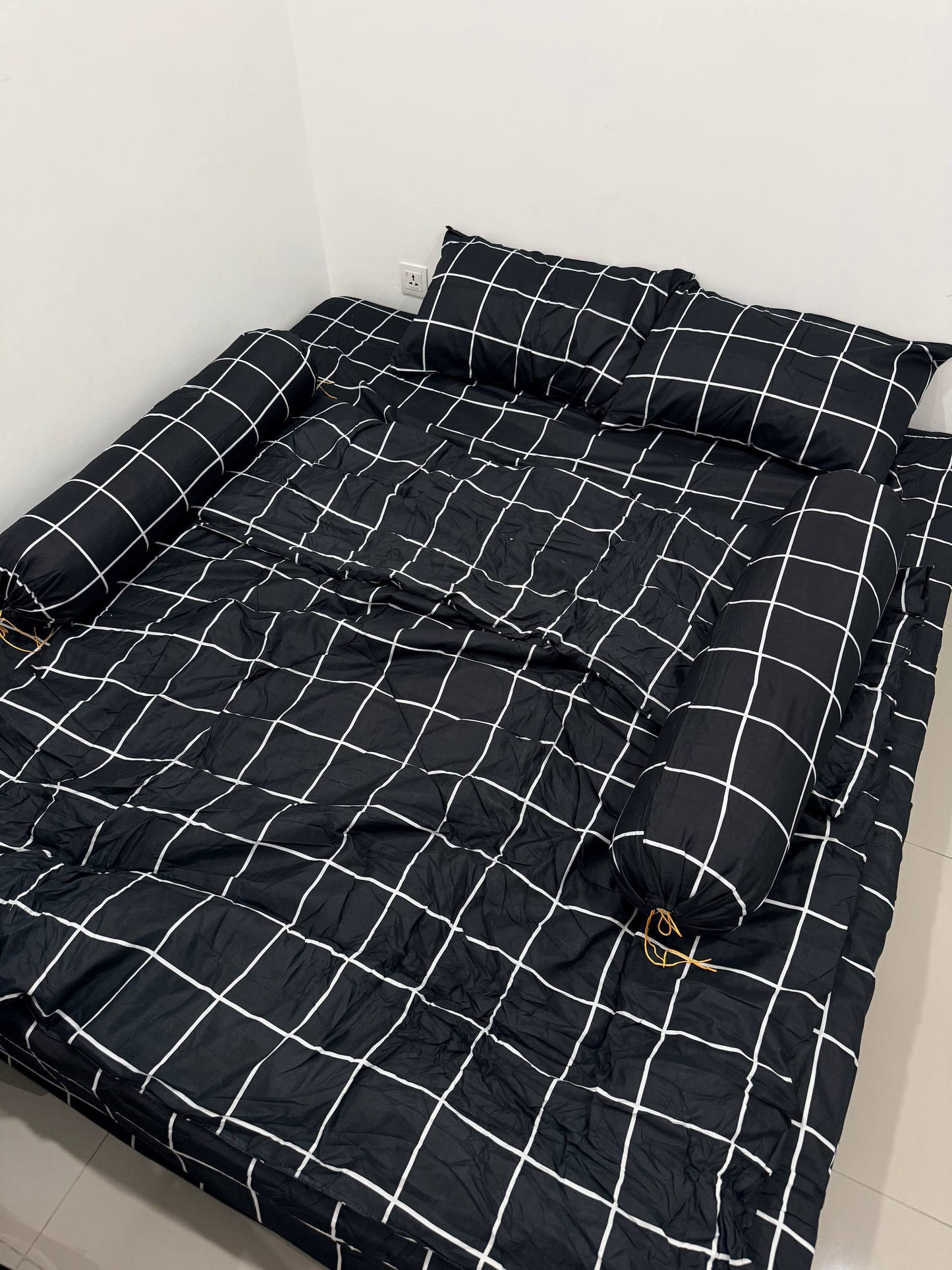 ឈុតកម្រាលពូក Bedsheet